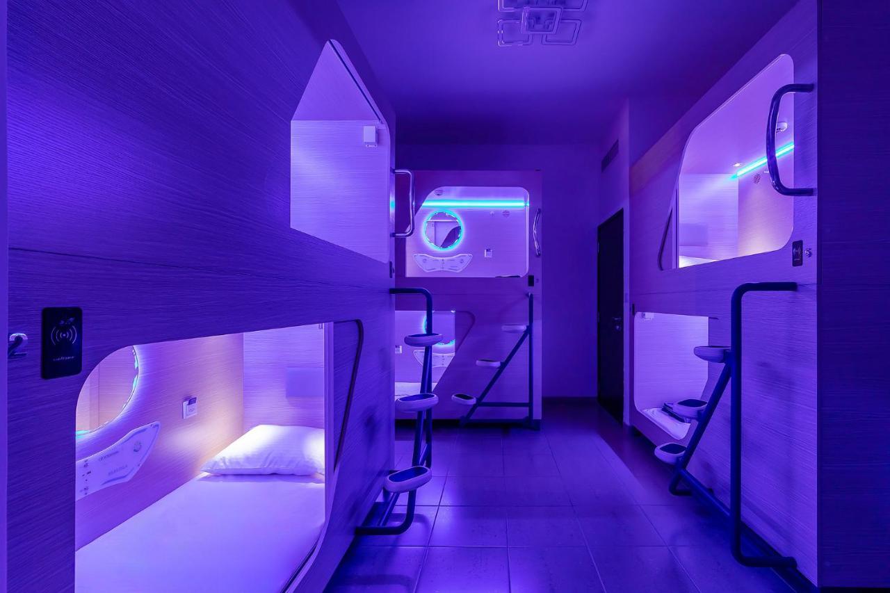 Berloga Capsule Jbr Vandrarhem Dubai Exteriör bild