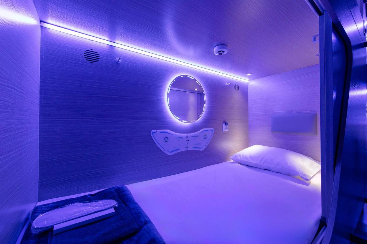 Berloga Capsule Jbr Vandrarhem Dubai Exteriör bild