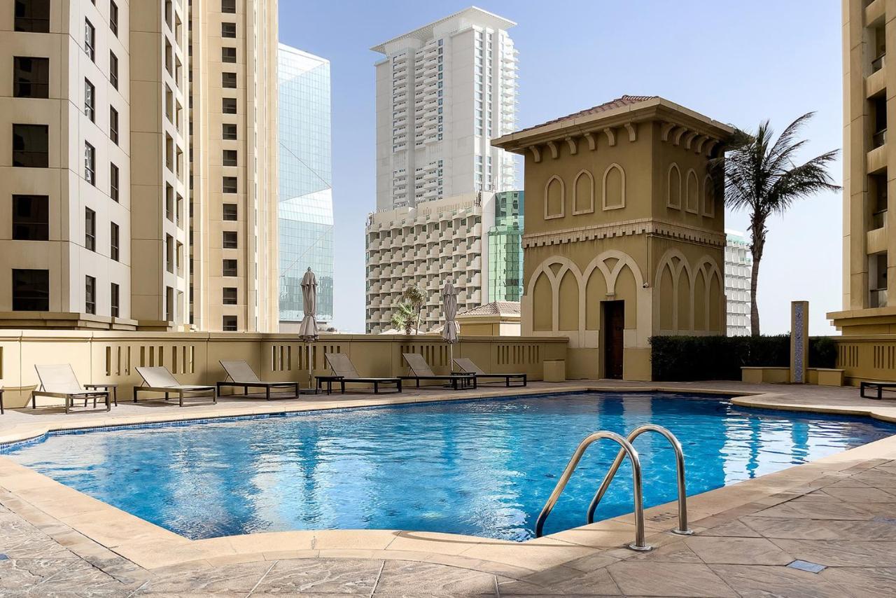 Berloga Capsule Jbr Vandrarhem Dubai Exteriör bild