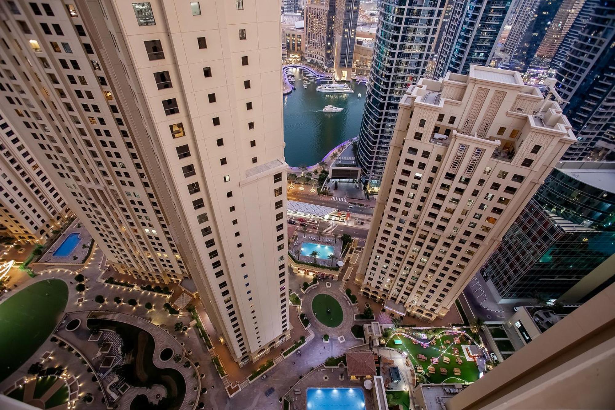Berloga Capsule Jbr Vandrarhem Dubai Exteriör bild