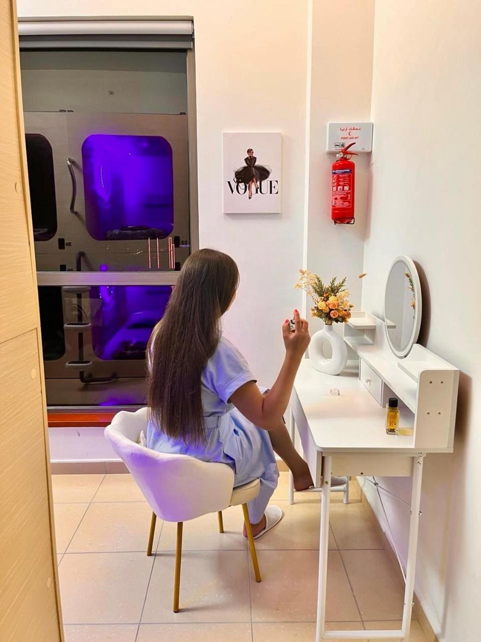 Berloga Capsule Jbr Vandrarhem Dubai Exteriör bild